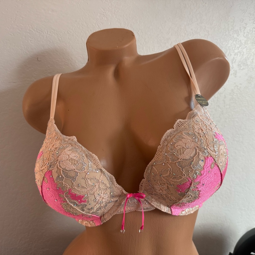 Victoria’s Secret Seduction 34D
